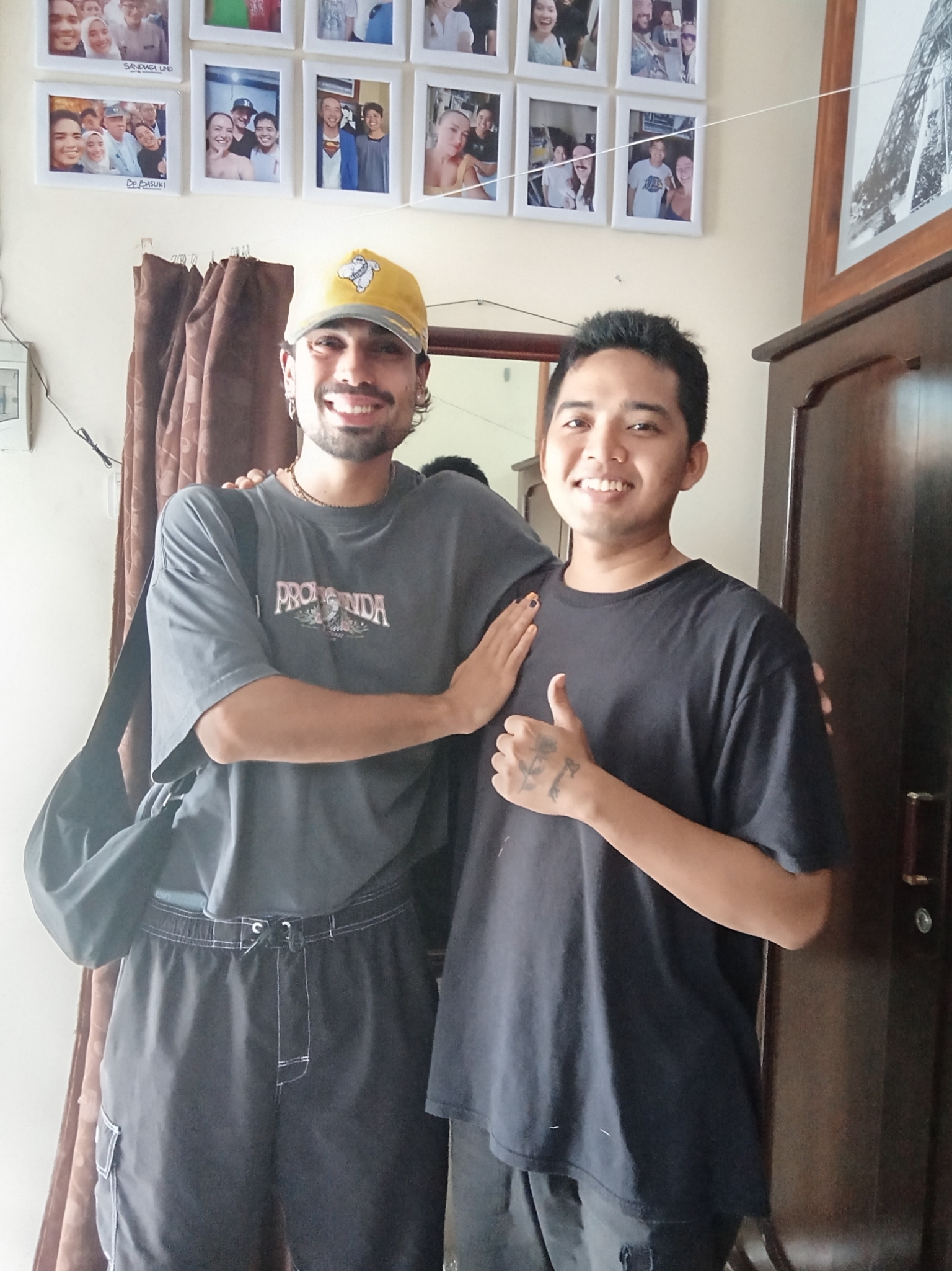 Foto pelanggan yang puas