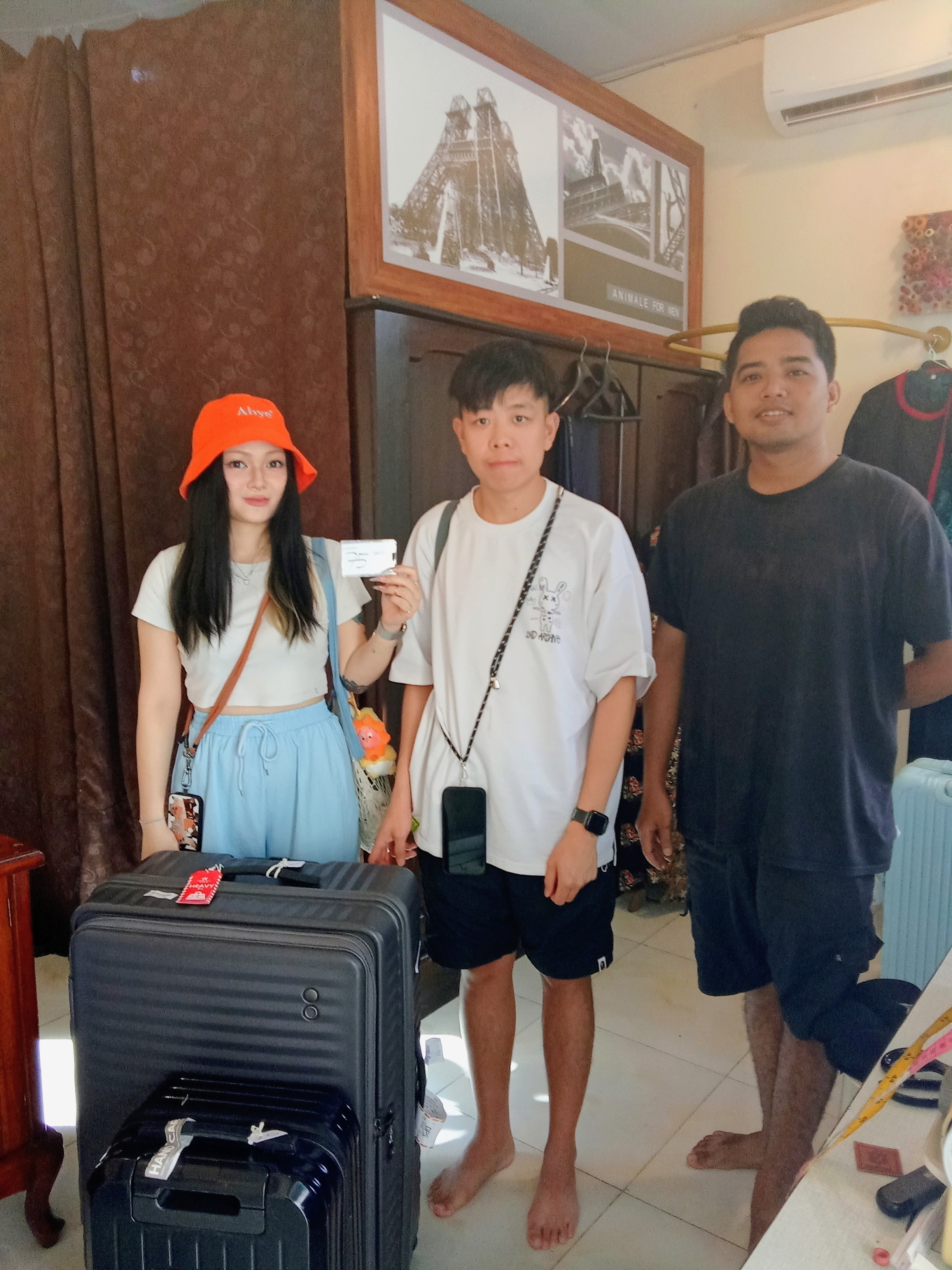 Foto pelanggan yang puas