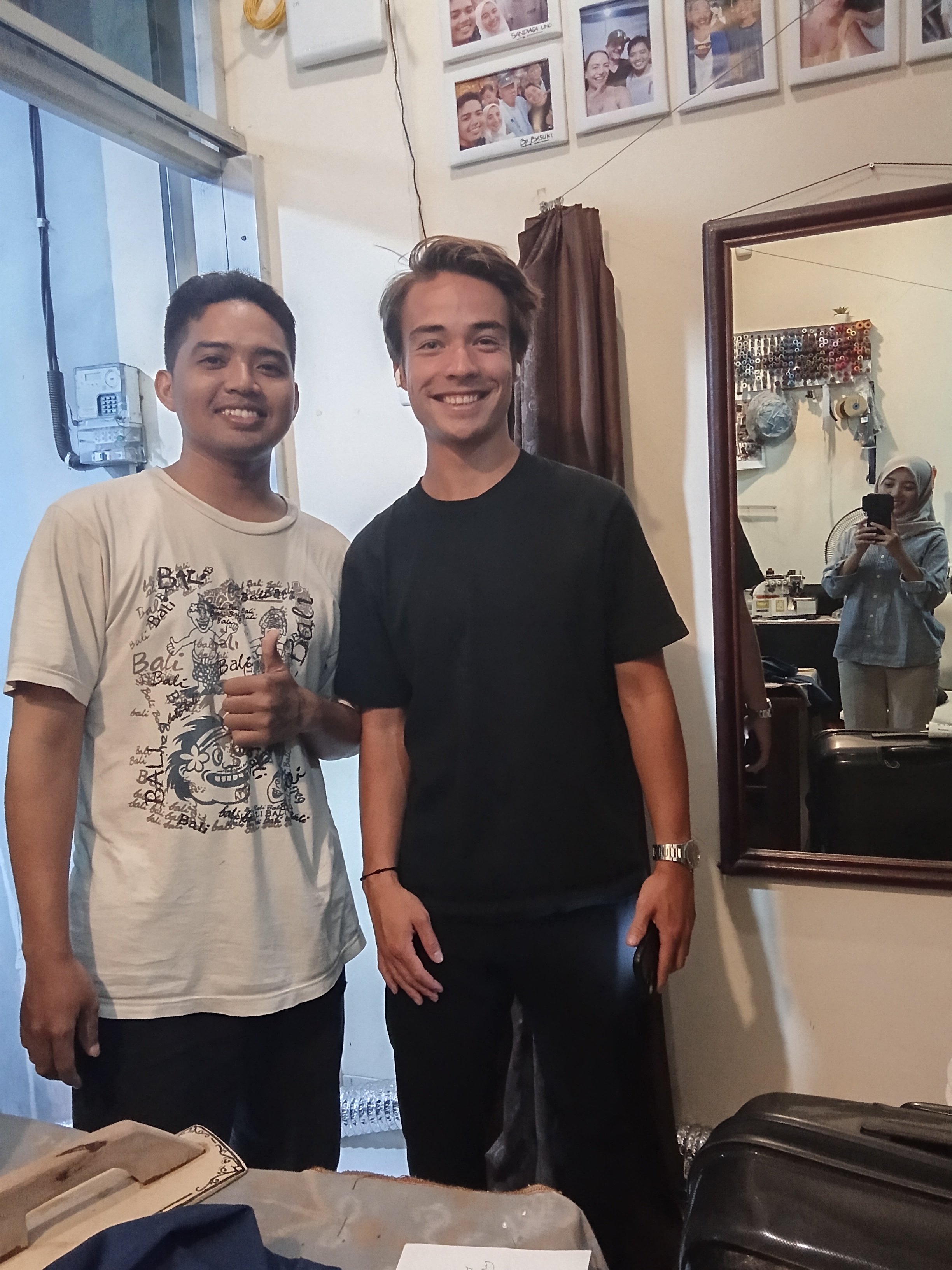 Foto pelanggan yang puas